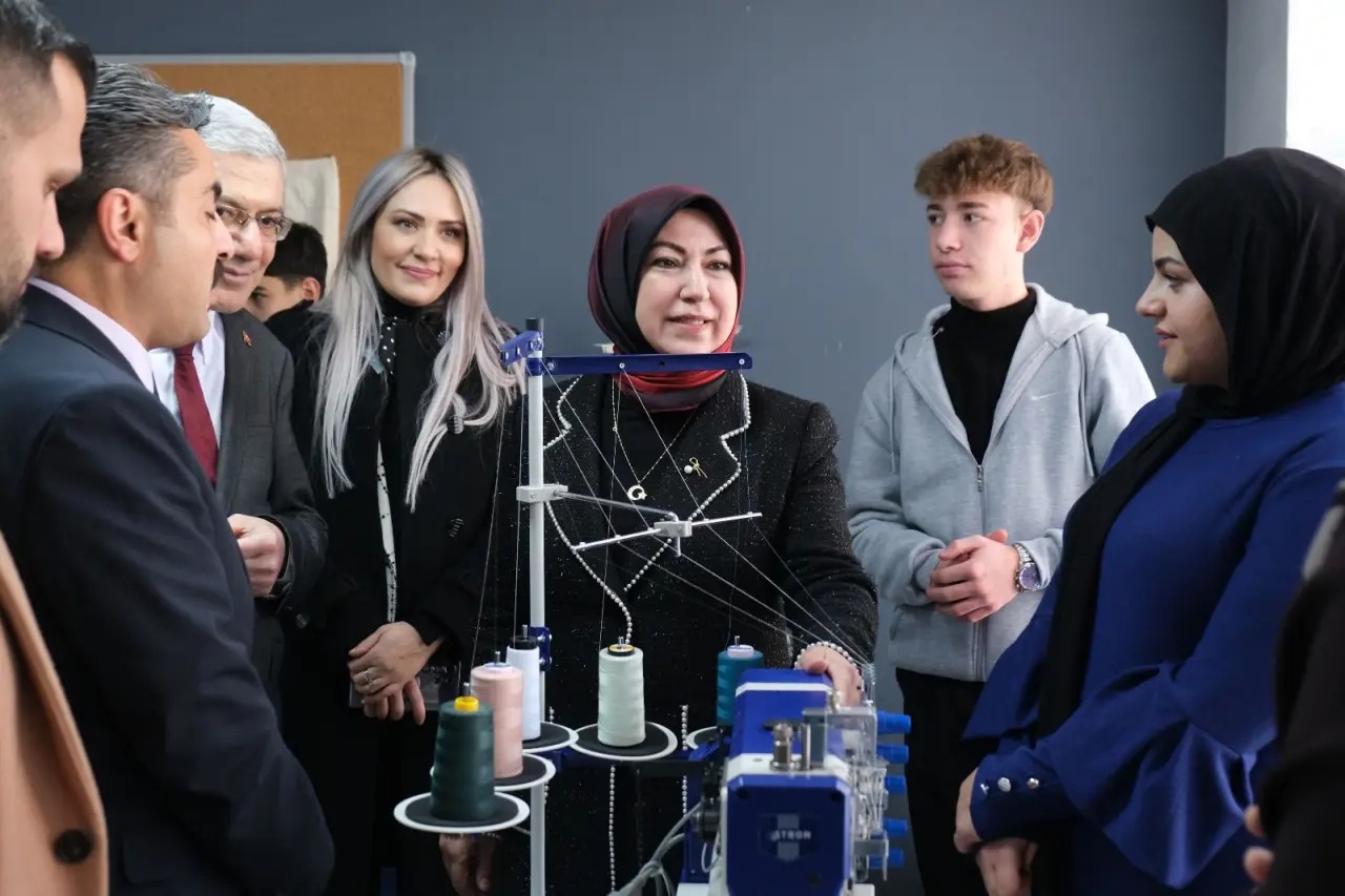 Rukiye Toy Sivas Mesleki Eğitim Merkezi Ekipman Desteği İle Teknik Altyapıyı Güçlendirdi Rukiye Toy Sivas Mesleki Eğitim Merkezi Ekipman Desteği İle Teknik Altyapıyı Güçlendirdi