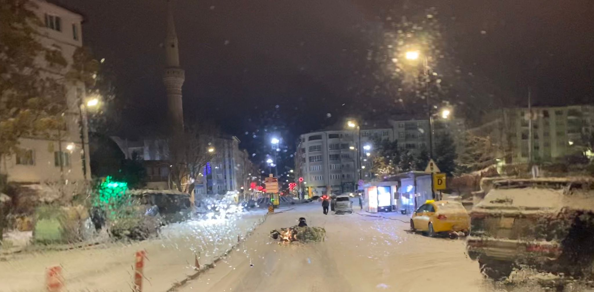 Sivas’ta Kar Çilesi: Vatandaş Kaderine Terk Edildi Sivas’ta Kar Çilesi: Vatandaş Kaderine Terk Edildi
