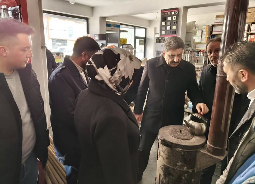 Sivas Milletvekilleri Ulaş Saha Çalışması: Tarımdan Ticarete Tam Saha Mesai Sivas Milletvekilleri Ulaş Saha Çalışması: Tarımdan Ticarete Tam Saha Mesai