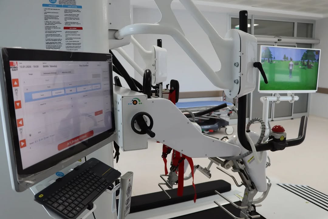 Sivas'ta Fizik Tedavide Teknoloji Devrimi: Sivas Numune Hastanesi Robotik Yürüme Ünitesine Kavuştu Sivas'ta Fizik Tedavide Teknoloji Devrimi: Sivas Numune Hastanesi Robotik Yürüme Ünitesine Kavuştu