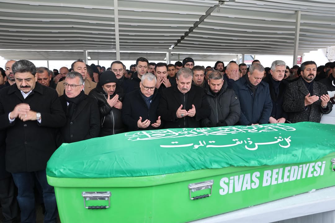 BBP Sivas İl Başkanı Ahmet Polat Dualarla Defnedildi BBP Sivas İl Başkanı Ahmet Polat Dualarla Defnedildi