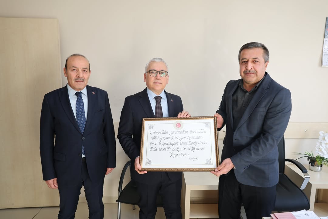 Sivas PTT'de Statü Yükseldi: Başmüdürlük Dönüştü, 16. Bölge Müdürlüğü Kuruldu Sivas PTT'de Statü Yükseldi: Başmüdürlük Dönüştü, 16. Bölge Müdürlüğü Kuruldu