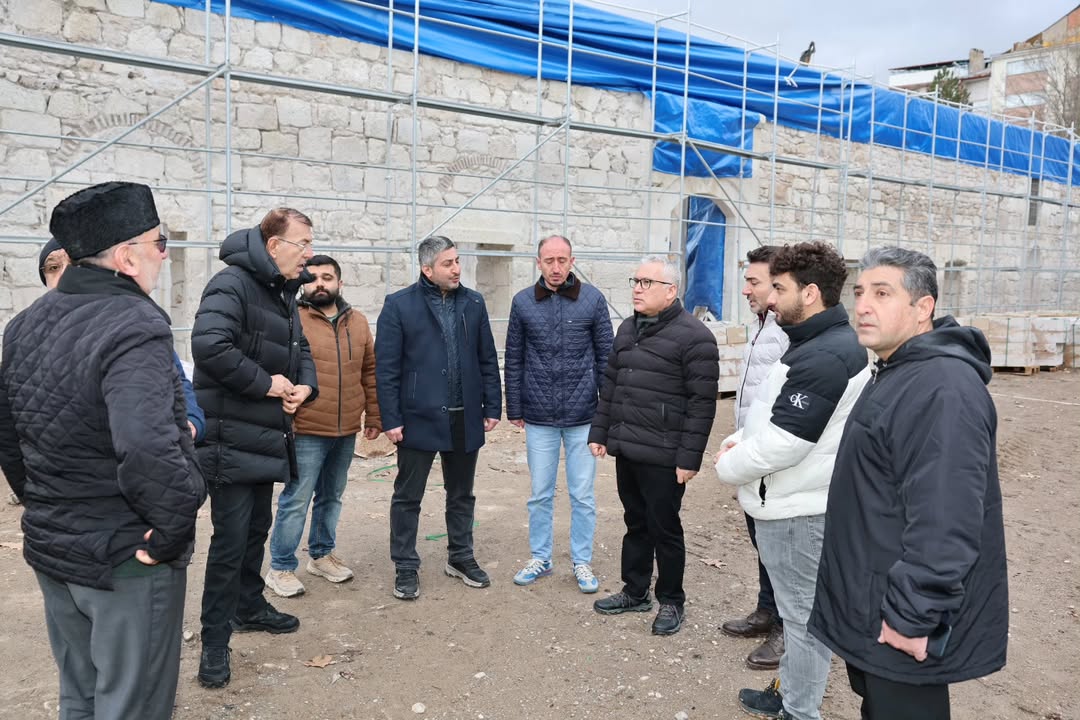 Sivas Valisi Şimşek'ten Ulu Cami İncelemesi Sivas Valisi Şimşek'ten Ulu Cami İncelemesi