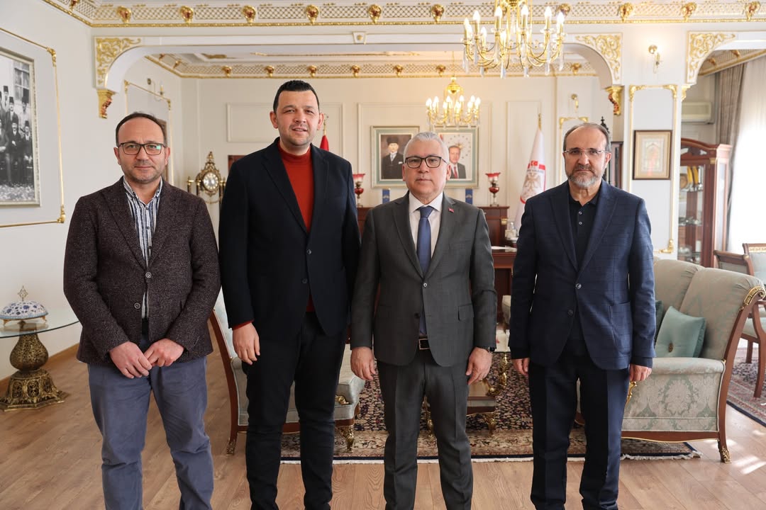 TRT Avaz Heyetinden Vali Şimşek’e Ziyaret: Berat Kandili Özel Yayını Bu Akşam Sivas’ta TRT Avaz Heyetinden Vali Şimşek’e Ziyaret: Berat Kandili Özel Yayını Bu Akşam Sivas’ta