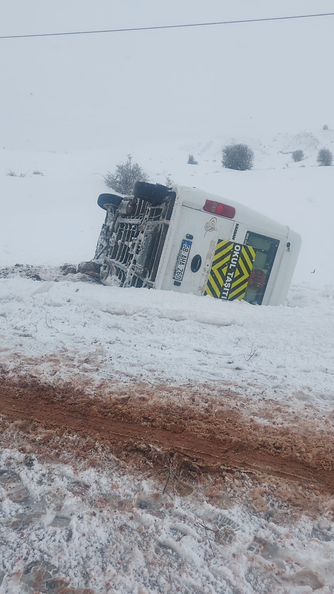 Güneykaya Yolunda Korku Dolu Anlar: 20 Öğrencinin Bulunduğu Servis Kaza Yaptı! Güneykaya Yolunda Korku Dolu Anlar: 20 Öğrencinin Bulunduğu Servis Kaza Yaptı!