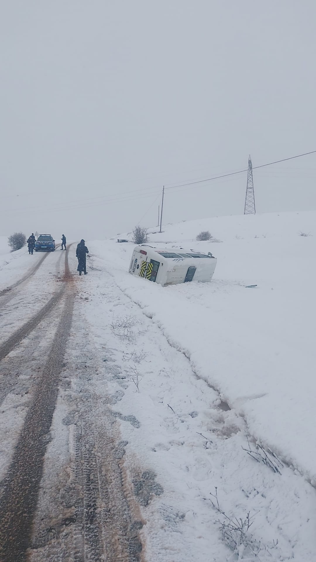 Güneykaya Yolunda Korku Dolu Anlar: 20 Öğrencinin Bulunduğu Servis Kaza Yaptı! Güneykaya Yolunda Korku Dolu Anlar: 20 Öğrencinin Bulunduğu Servis Kaza Yaptı!