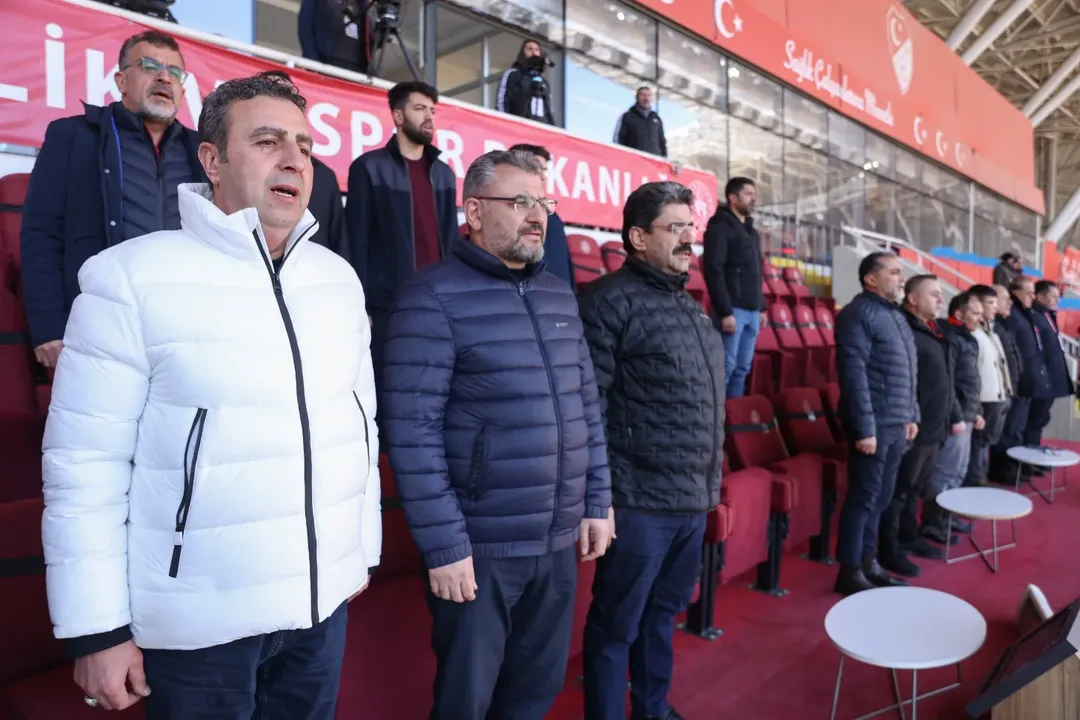 Sivas Protokolü Tam Kadro: Yiğido İçin Tribündeler! Sivas Protokolü Tam Kadro: Yiğido İçin Tribündeler!