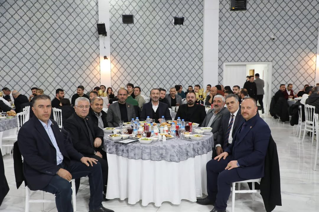 Sivas Valisi Yılmaz Şimşek İl Özel İdaresi Personeliyle İftarda Buluştu Sivas Valisi Yılmaz Şimşek İl Özel İdaresi Personeliyle İftarda Buluştu