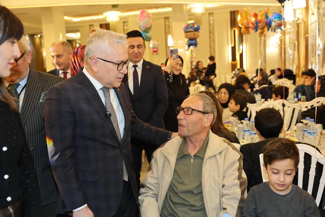 Sivas Valisi Yılmaz Şimşek İftar Programına Katıldı Sivas Valisi Yılmaz Şimşek İftar Programına Katıldı