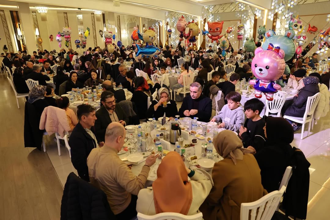 Sivas Valisi Yılmaz Şimşek İftar Programına Katıldı Sivas Valisi Yılmaz Şimşek İftar Programına Katıldı