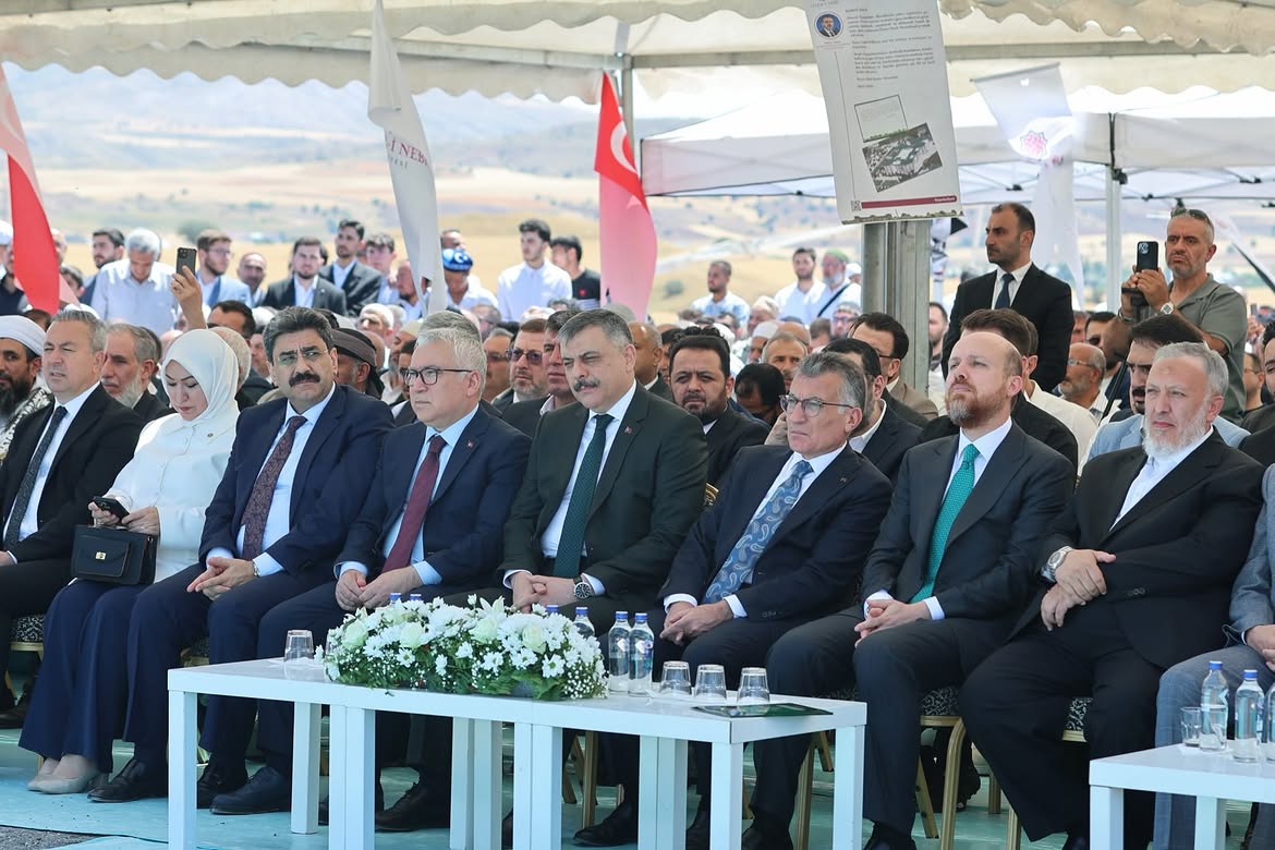Sivas'ta Siyer-i Nebi Külliyesi'nin Temeli Atıldı: Sivas'ta Siyer-i Nebi Külliyesi'nin Temeli Atıldı: